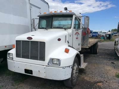 Peterbilt 330 Salvage Truck