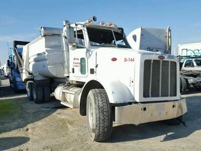 Peterbilt 365 Salvage Truck