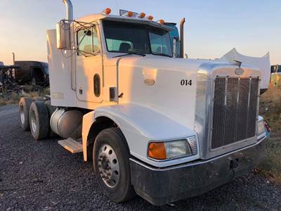 Peterbilt 377 Salvage Truck
