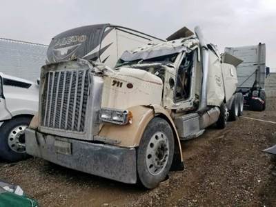 Peterbilt 379 Salvage Truck