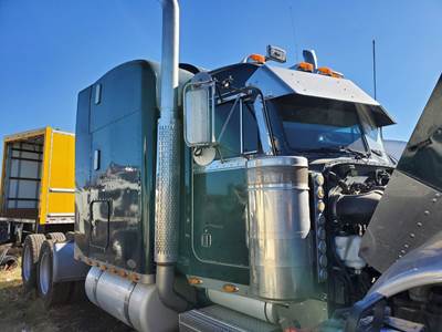 Peterbilt 379 Salvage Truck