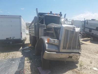 Peterbilt 379 Salvage Truck