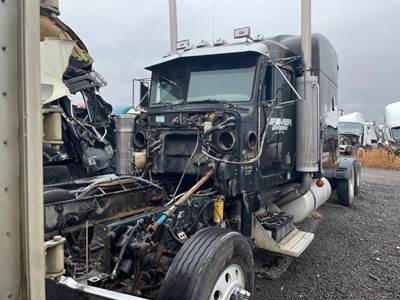 Peterbilt 379 Salvage Truck