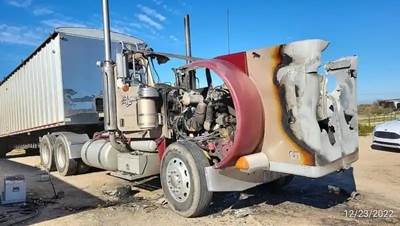 Peterbilt 379 Salvage Truck