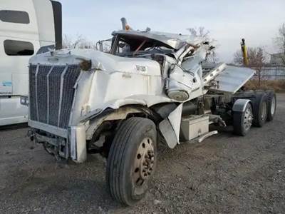 Peterbilt 379 Salvage Truck