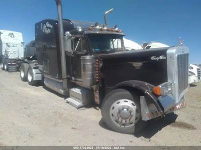 Peterbilt 379 Salvage Truck