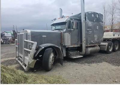 Peterbilt 379 Salvage Truck