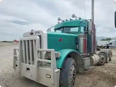 Peterbilt 379 Salvage Truck
