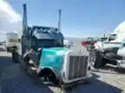 Peterbilt 379 Salvage Truck