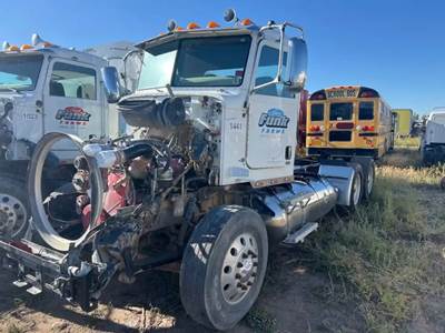 Peterbilt 384 Salvage Truck