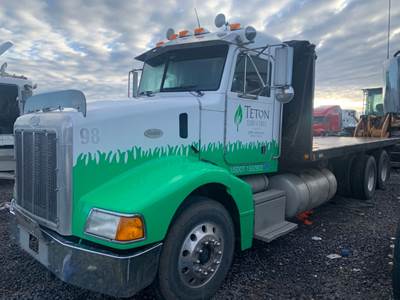 Peterbilt 385 Salvage Truck