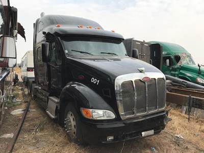 Peterbilt 387 Salvage Truck