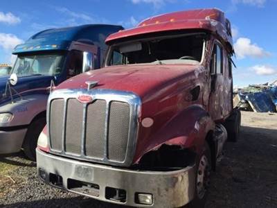 Peterbilt 387 Salvage Truck