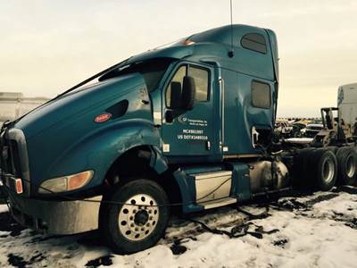 Peterbilt 387 Salvage Truck