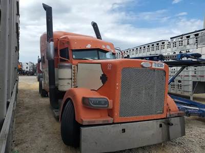 Peterbilt 389 Salvage Truck