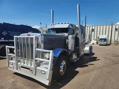 Peterbilt 389 Salvage Truck