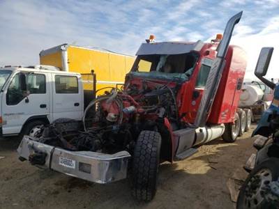 Peterbilt 567 Salvage Truck