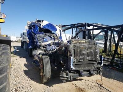 Peterbilt 579 Salvage Truck