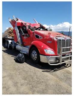 Peterbilt 579 Salvage Truck