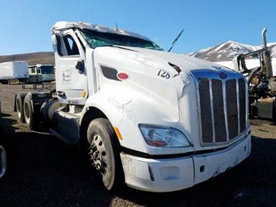 Peterbilt 579 Salvage Truck