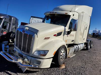 Peterbilt 579 Salvage Truck