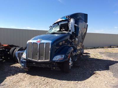 Peterbilt 579 Salvage Truck