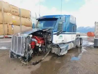 Peterbilt 579 Salvage Truck