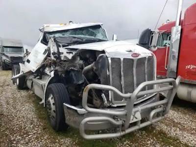 Peterbilt 579 Salvage Truck