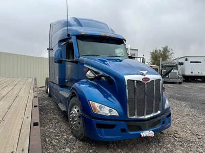 Peterbilt 579 Salvage Truck