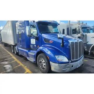 Peterbilt 579 Salvage Truck