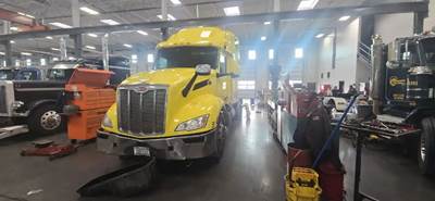 Peterbilt 579 Salvage Truck