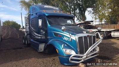 Peterbilt 587 Salvage Truck