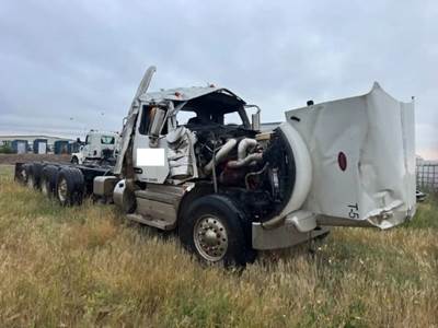 Peterbilt 589 Salvage Truck