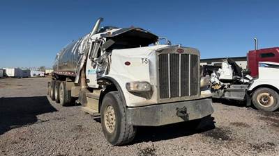 Peterbilt 589 Salvage Truck