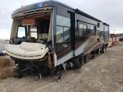 Roadmaster RR8R or RR8S R-Series Raised Rail Salvage Truck