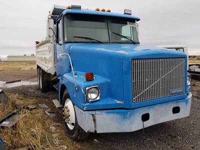 Volvo / WhiteGMC WG Salvage Truck