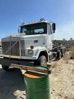 Volvo ACL Salvage Truck