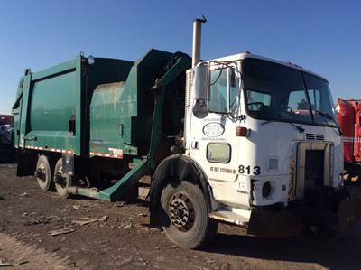 Volvo EXPEDITOR Salvage Truck