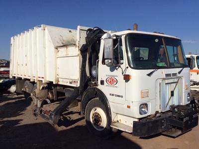 Volvo EXPEDITOR Salvage Truck