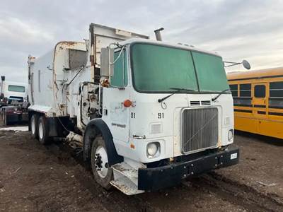 Volvo EXPEDITOR Salvage Truck