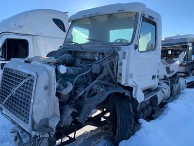 Volvo VN Salvage Truck