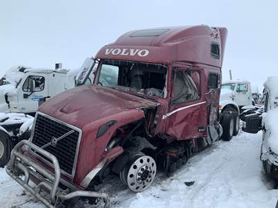 Volvo VNL Salvage Truck