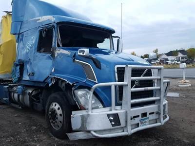 Volvo VNL Salvage Truck