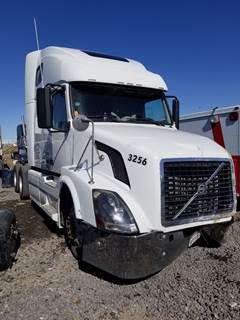 Volvo VNL Salvage Truck