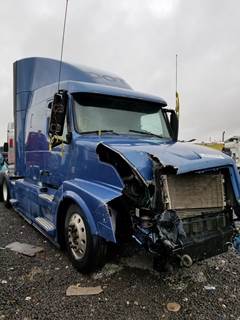 Volvo VNL Salvage Truck