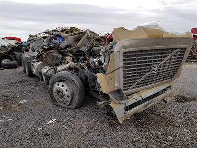Volvo VNL Salvage Truck