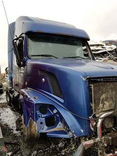 Volvo VNL Salvage Truck