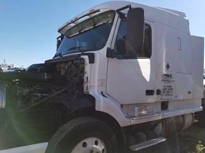 Volvo VNL Salvage Truck