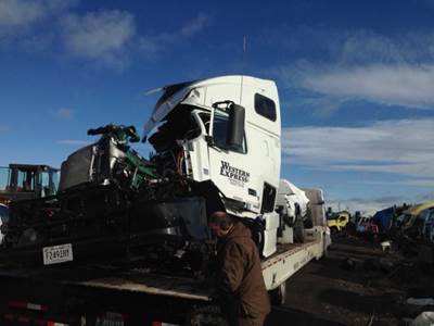 Volvo VNL Salvage Truck