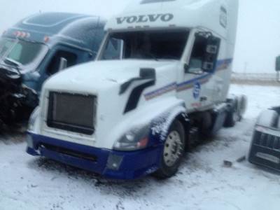 Volvo VNL Salvage Truck